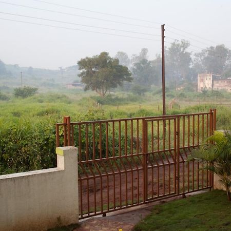 Karjat Mountain Villa ภายนอก รูปภาพ