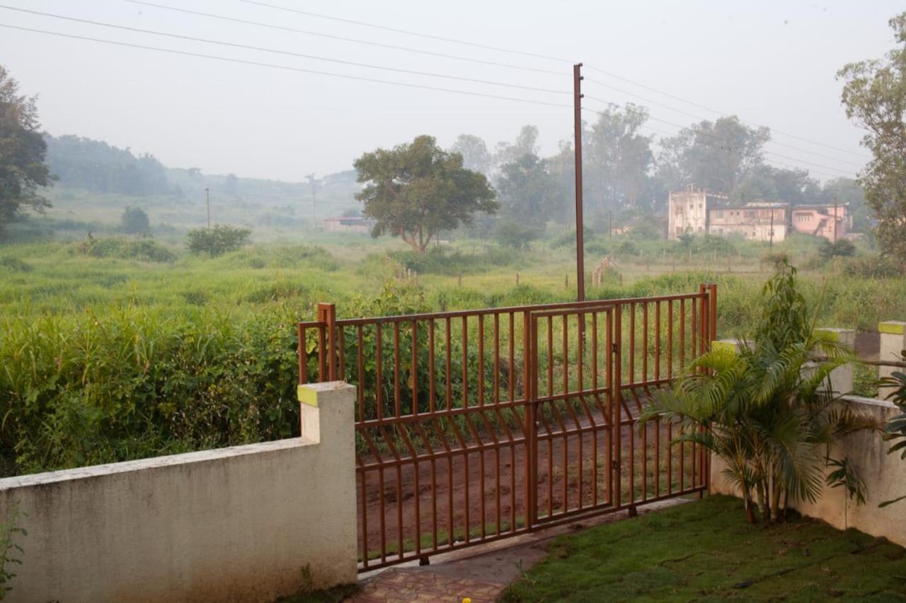 Karjat Mountain Villa ภายนอก รูปภาพ